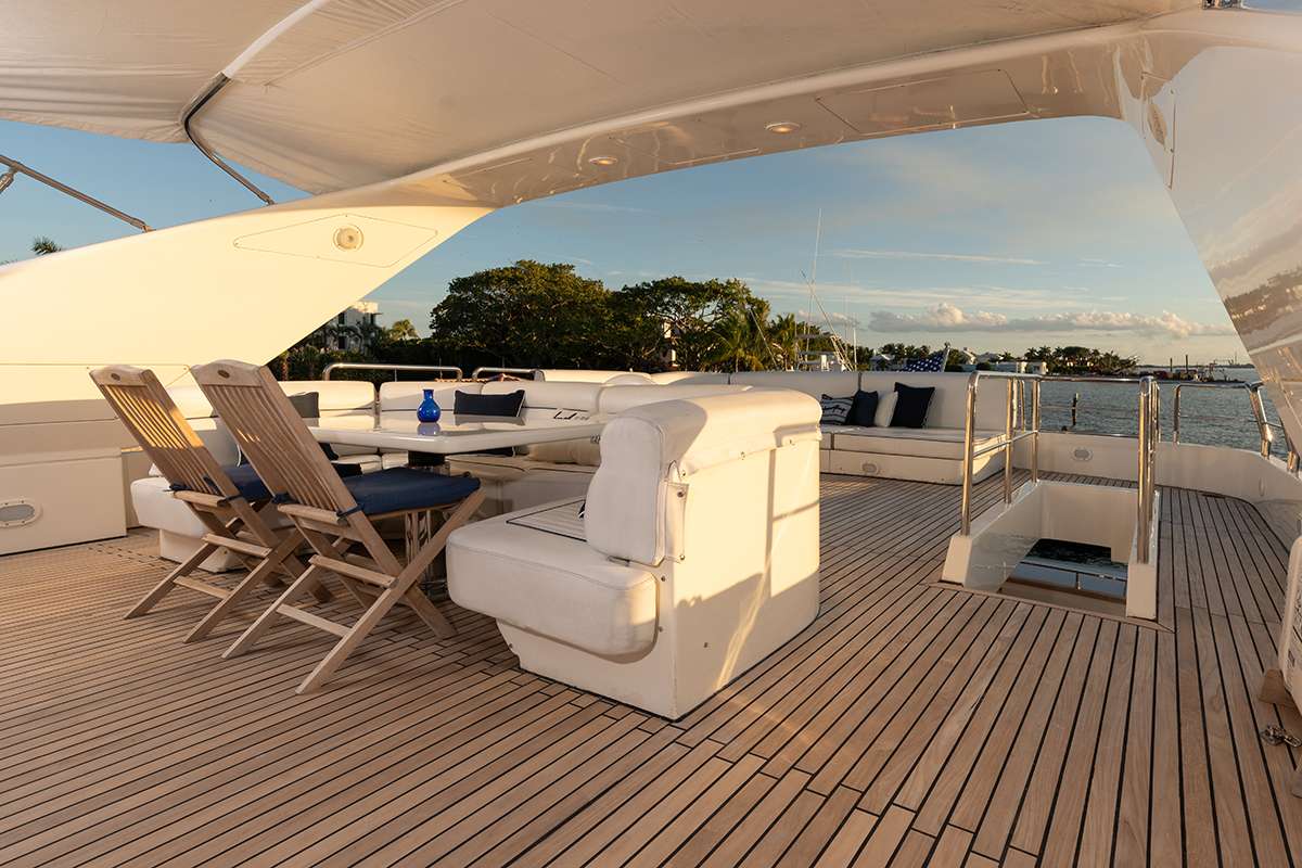 Luxury Crewed Motor Yacht ENDLESS SUN photo 4