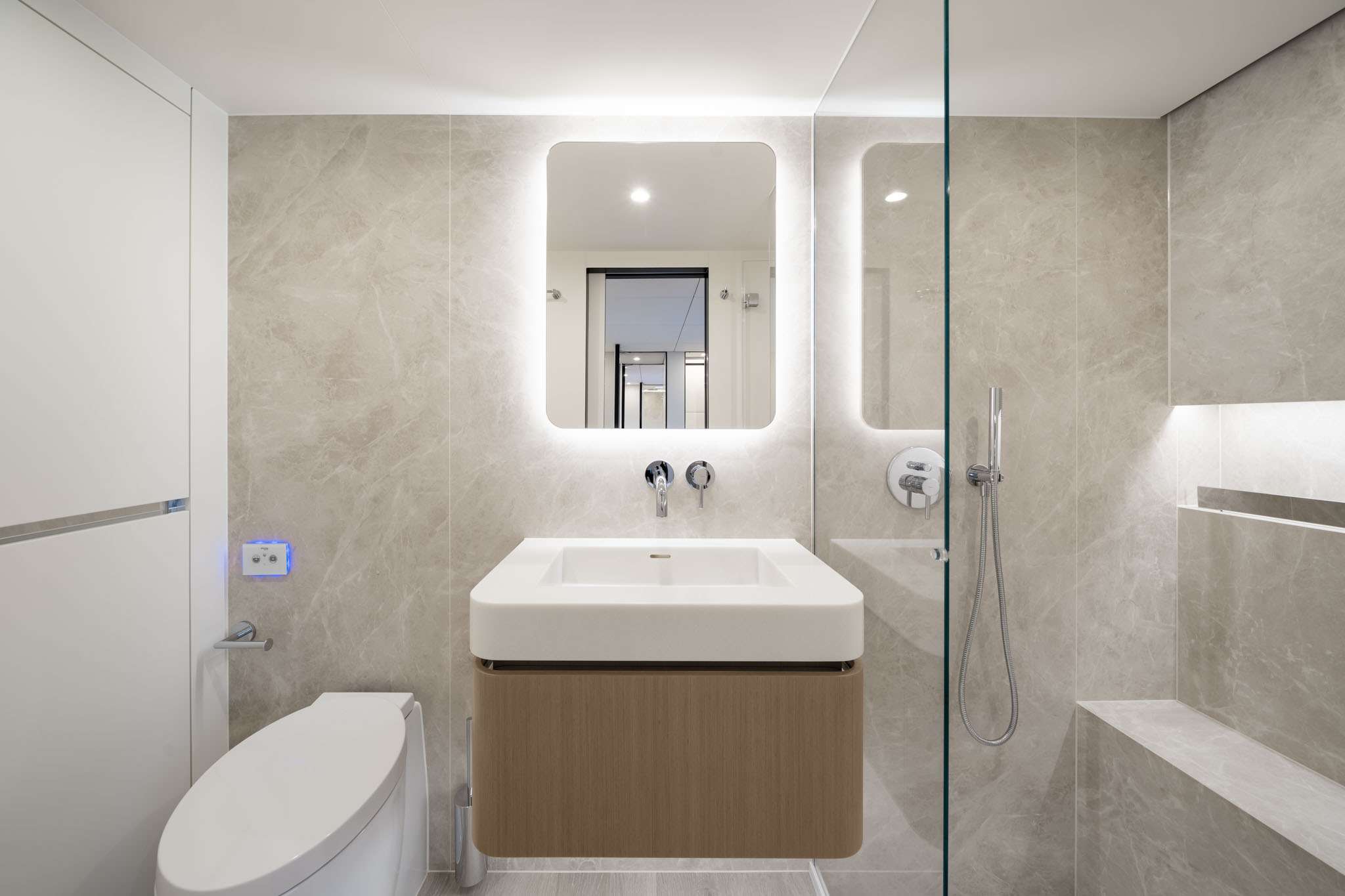 Luxury Crewed Catamaran ENTRE4 photo 7