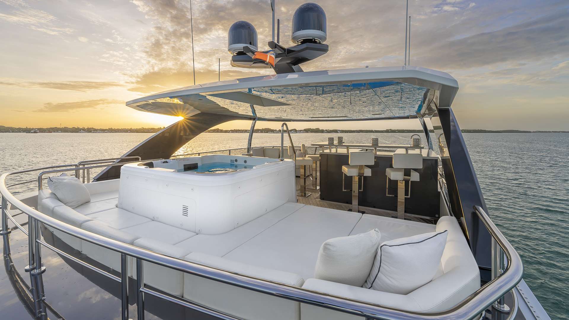 Luxury Motor Yacht ENTREPRENEUR photo 8