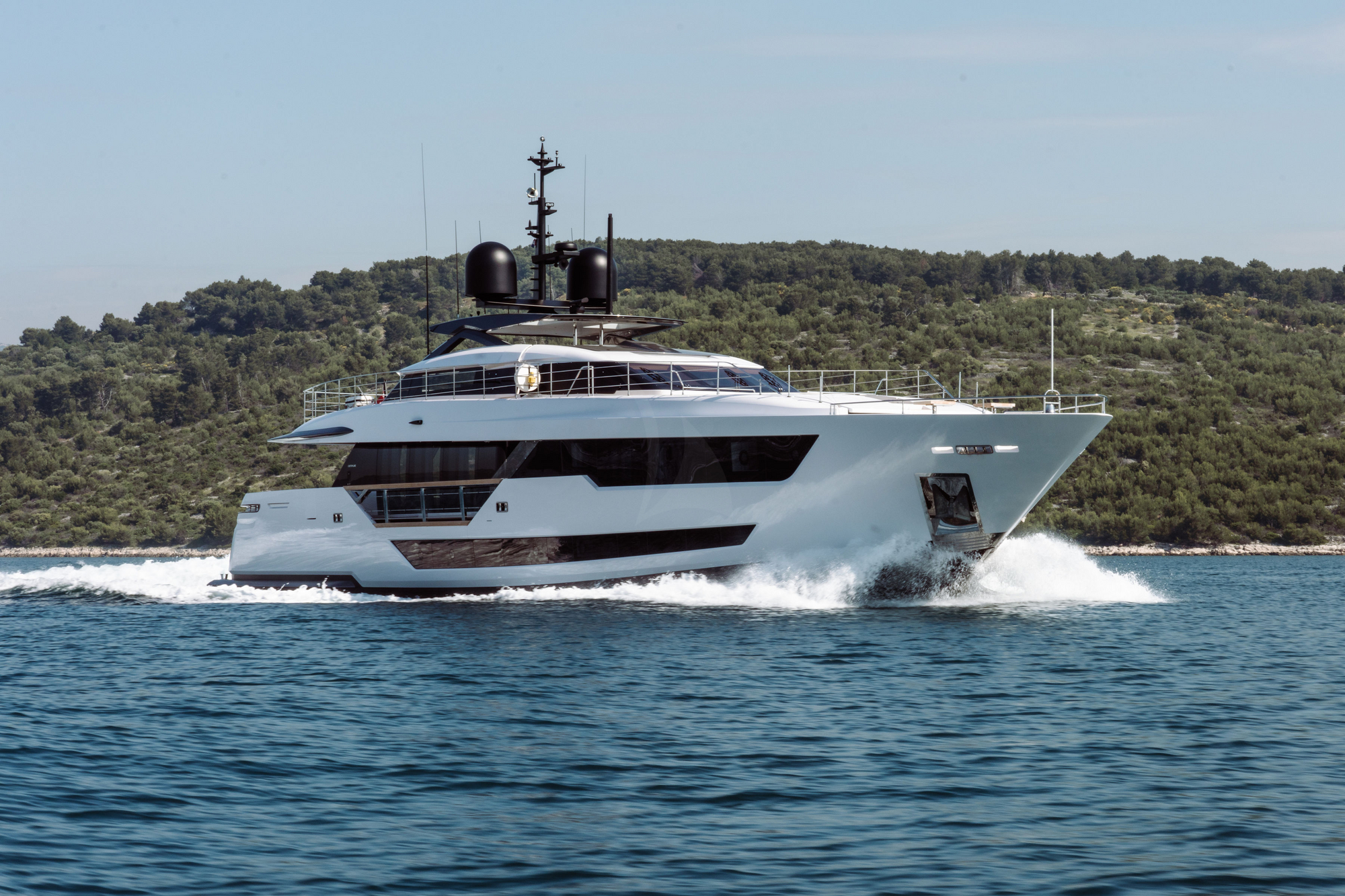 Luxury Crewed Motor Yacht EROLIA photo 3