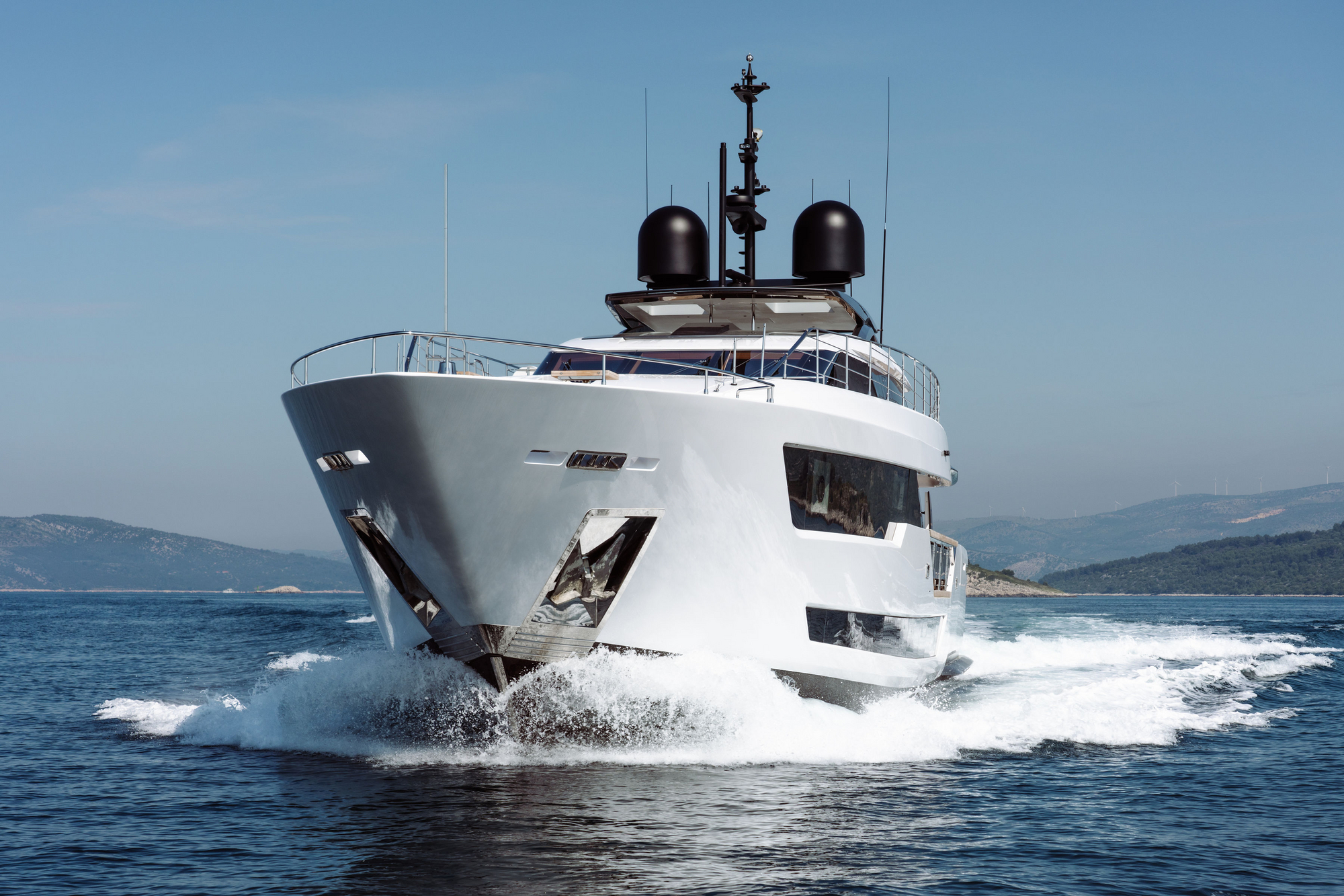 Luxury Crewed Motor Yacht EROLIA photo 4