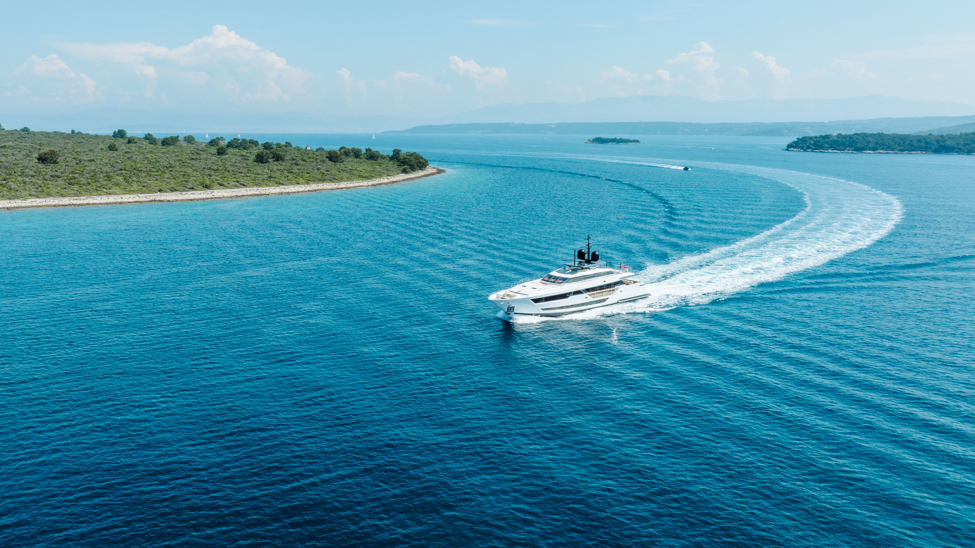 Luxury Crewed Motor Yacht EROLIA photo 7