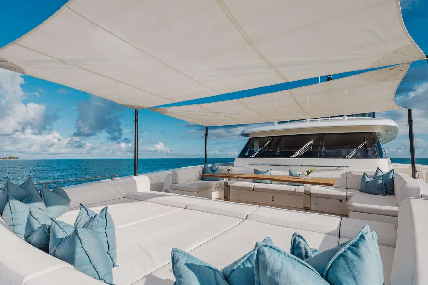 Luxury Crewed Motor Yacht EROS photo 8