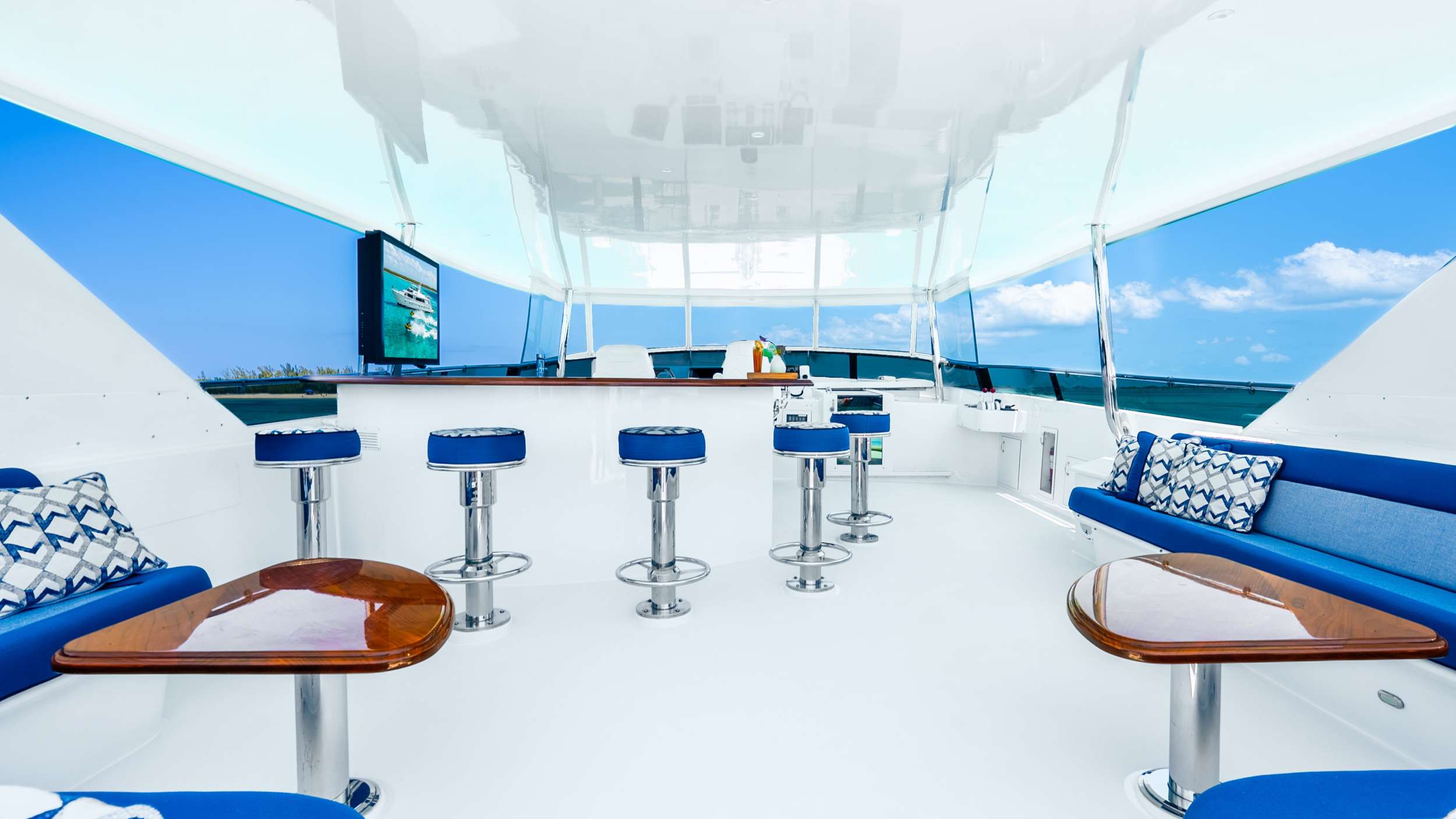 Crewed Motor Yacht ESCAPE photo 4