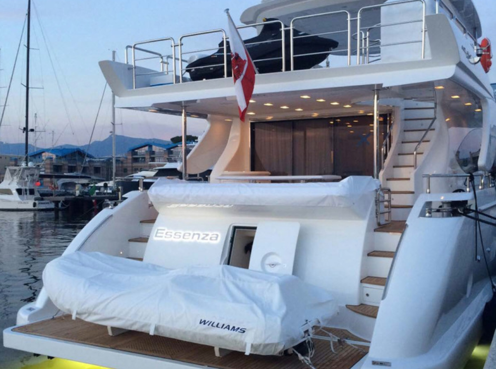 Luxury Crewed Motor Yacht ESSENZA photo 3