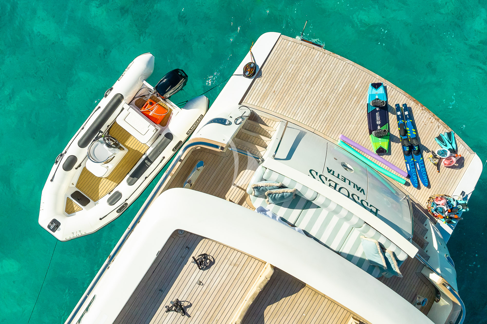 Luxury Crewed Motor Yacht ESSOESS photo 5