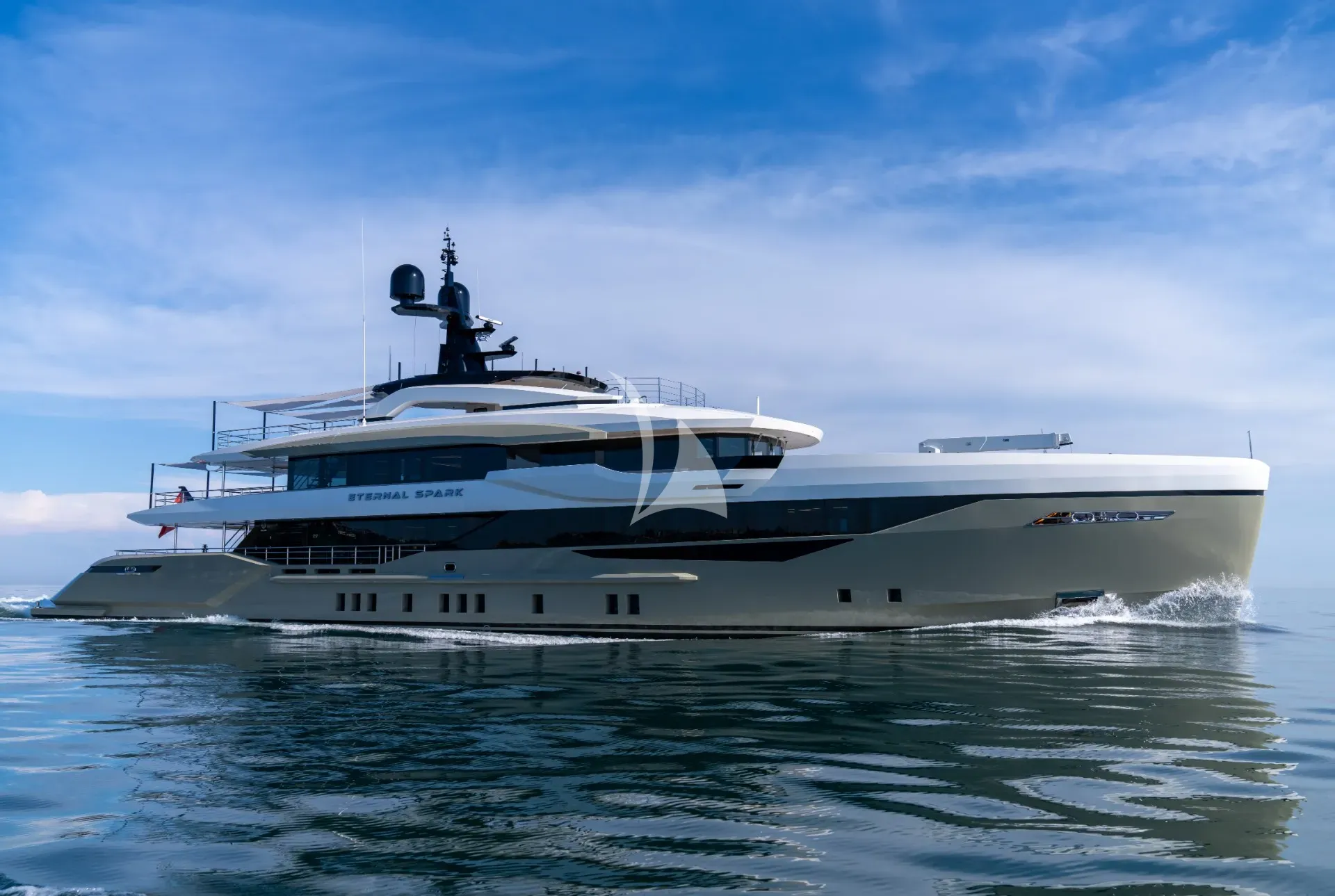 Luxury Crewed Motor Yacht ETERNAL SPARK photo 3
