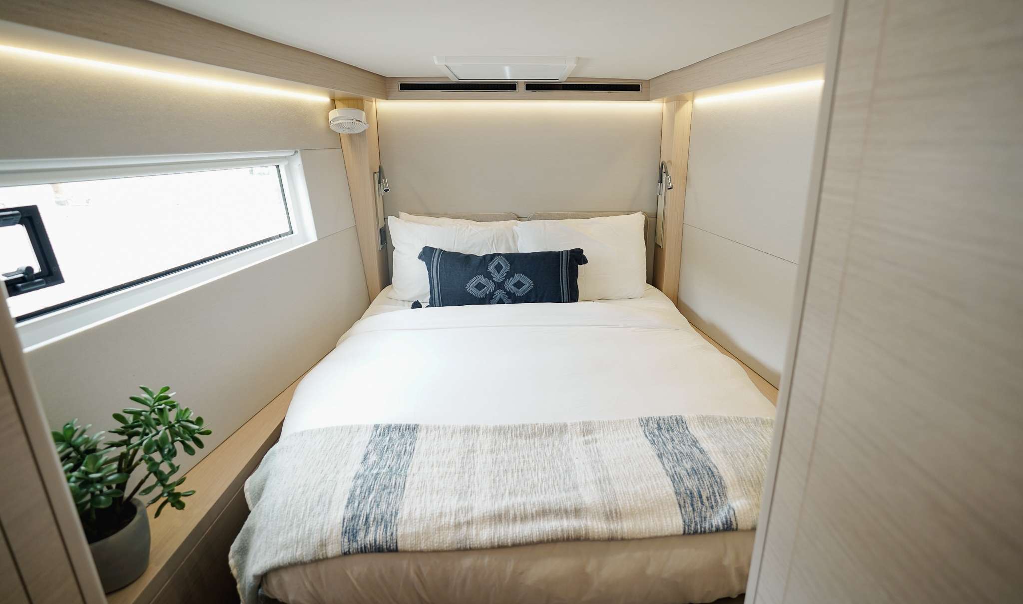 Luxury Crewed Catamaran ETHER photo 8