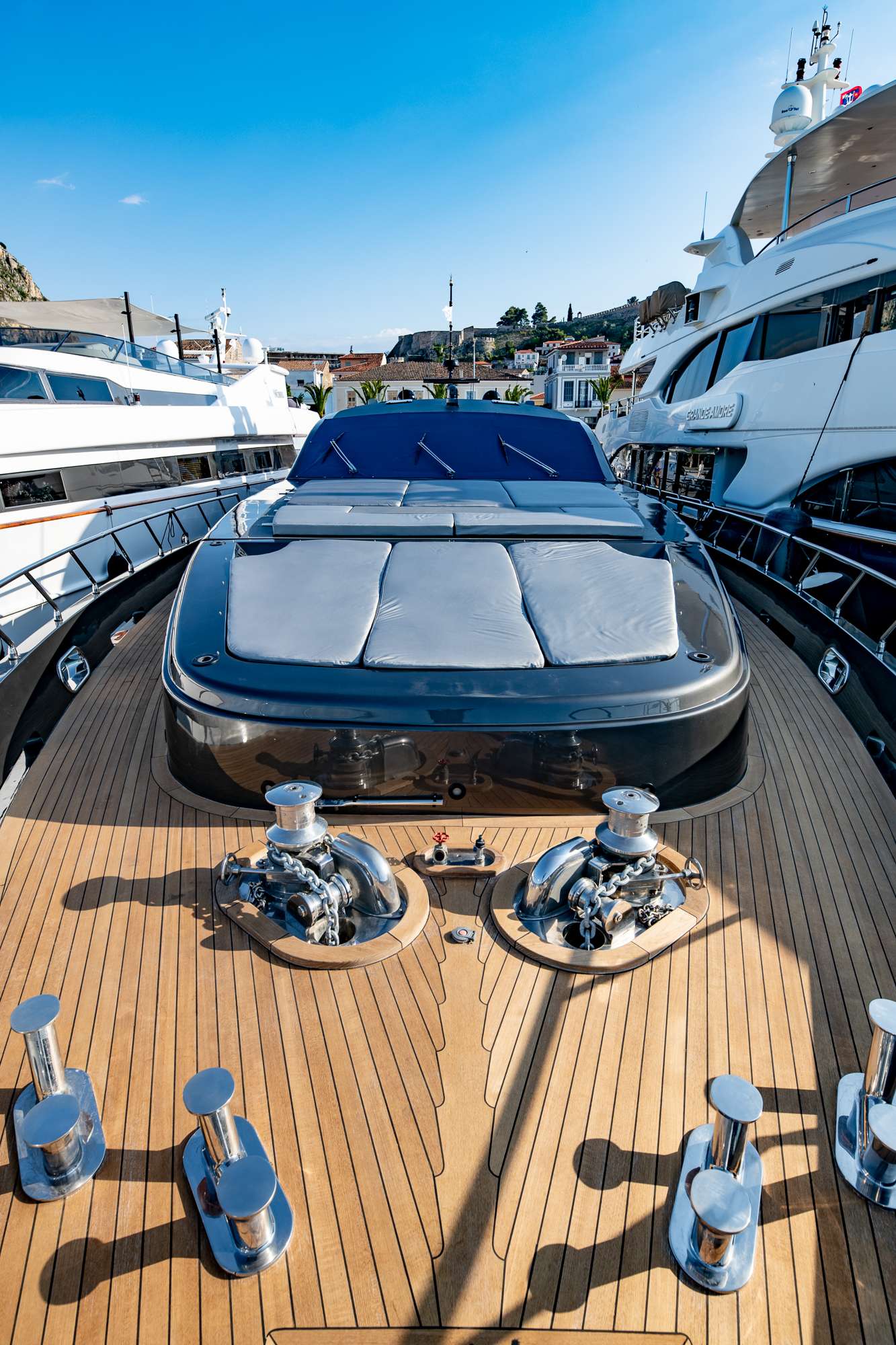 Luxury Crewed Motor Yacht EVA photo 5
