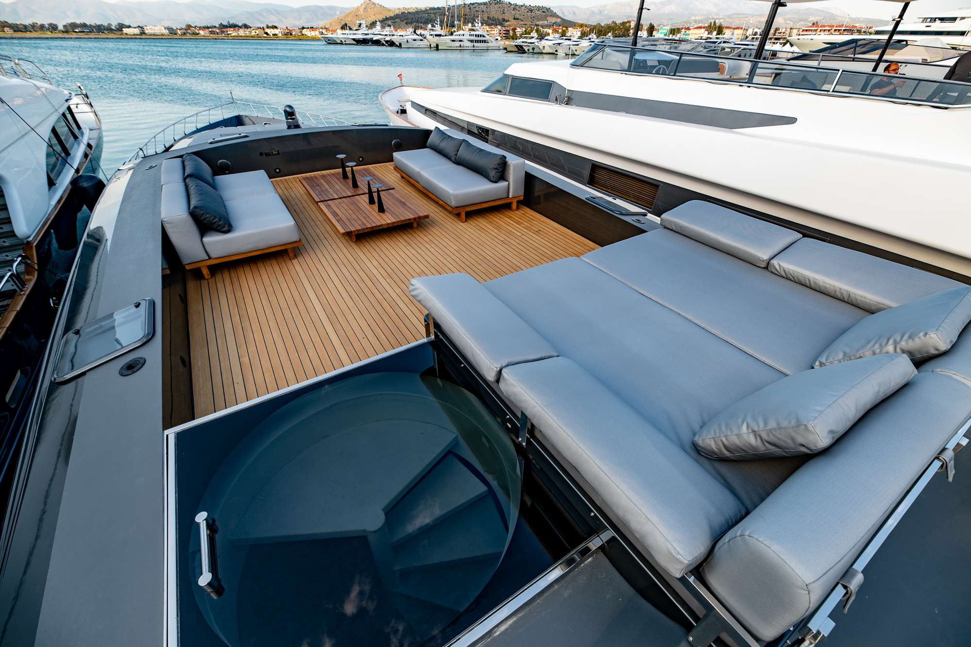 Luxury Crewed Motor Yacht EVA photo 8
