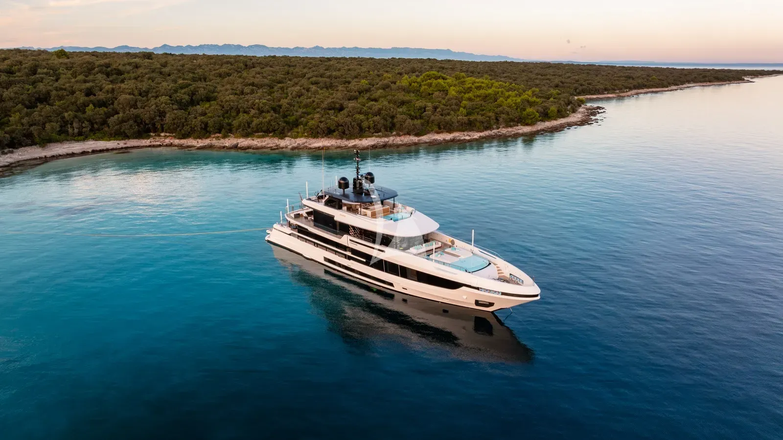 Luxury Crewed Motor Yacht EVA4EVA photo 6