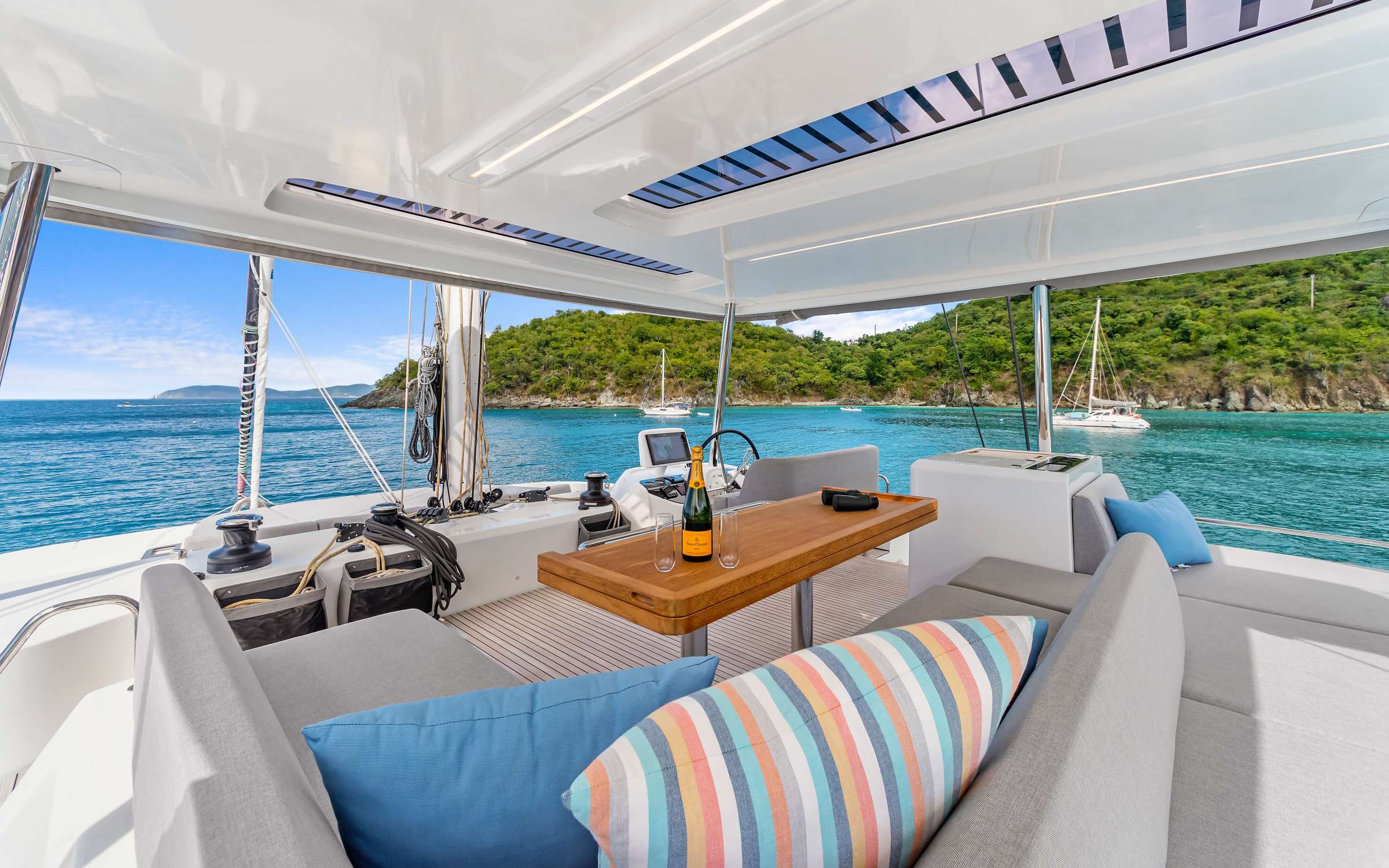 Crewed Catamaran EVENSTAR photo 5