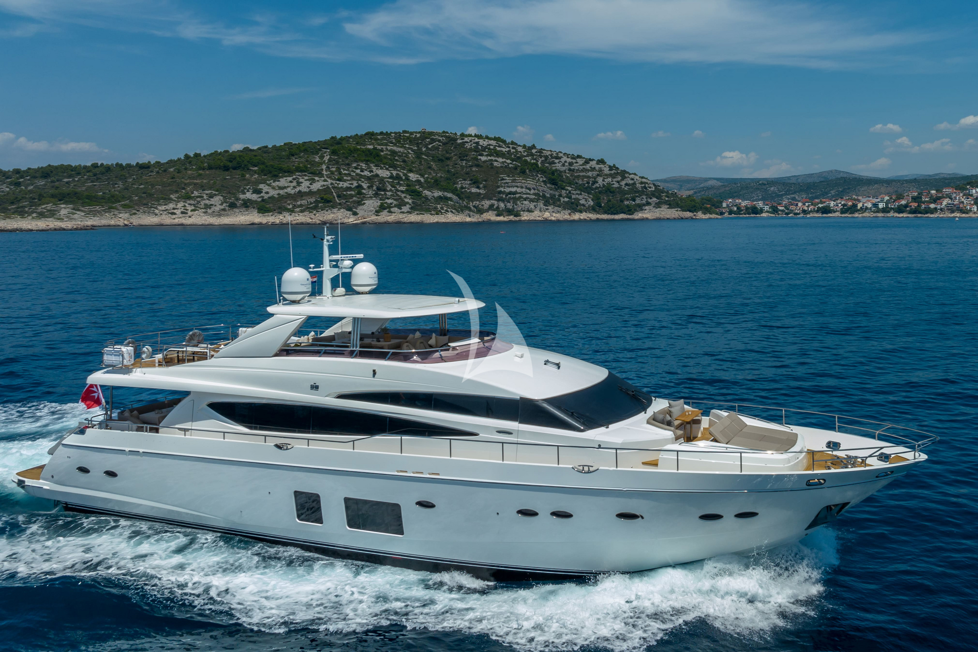 Luxury Crewed Motor Yacht EXPERIENCE photo 3