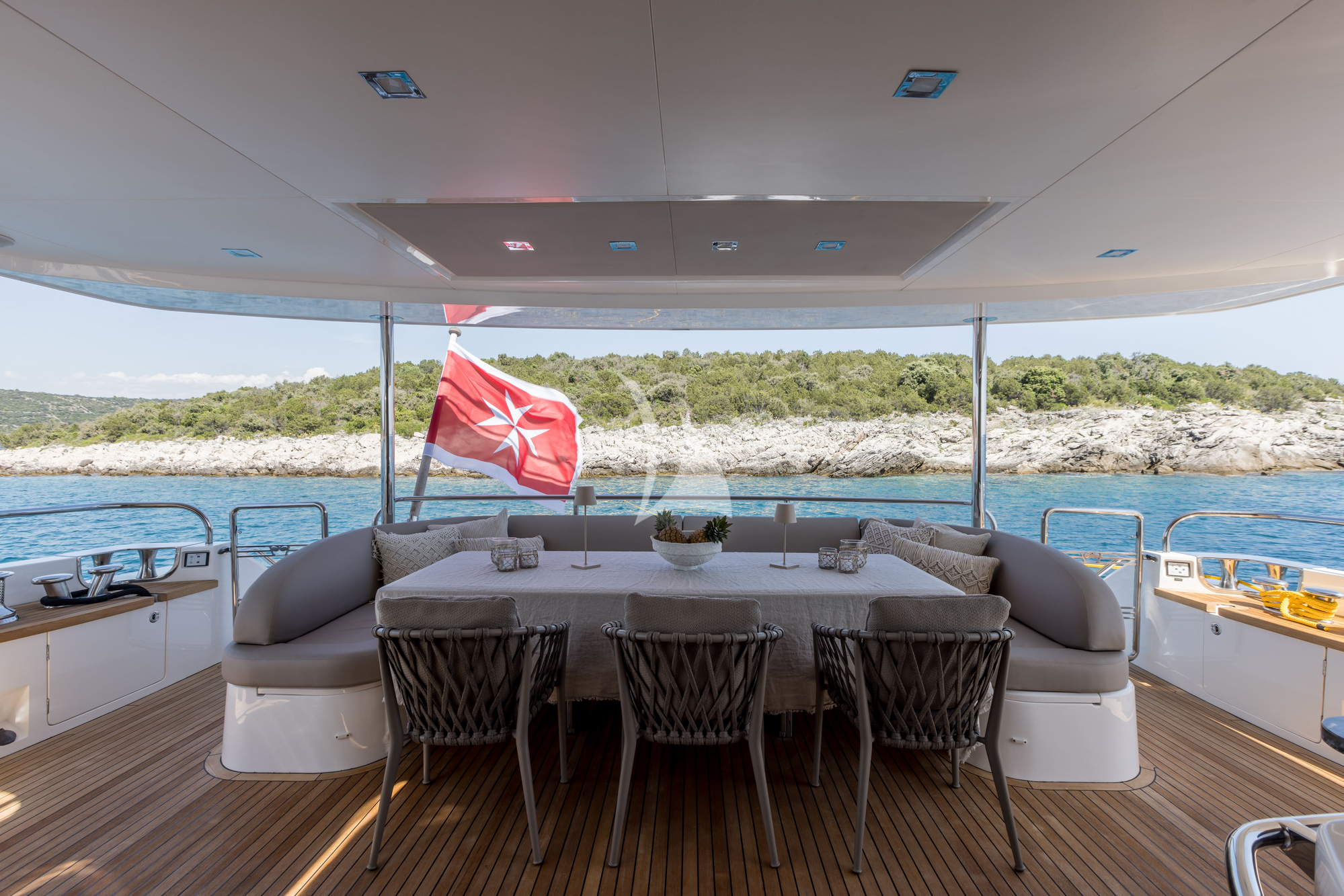 Luxury Crewed Motor Yacht EXPERIENCE photo 5