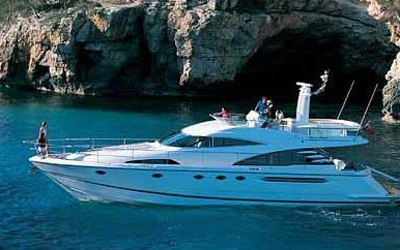 Crewed Motor Yacht Fairline Squadron 58