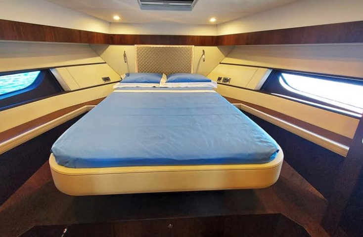 Crewed Motor Yacht Fairline Targa 53 Open photo 8