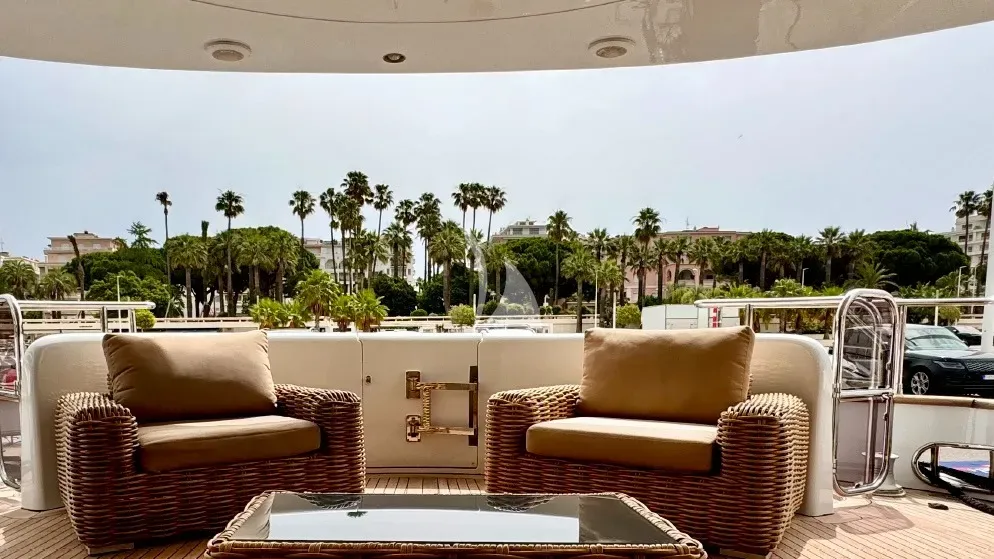 Luxury Crewed Motor Yacht FAITH photo 8