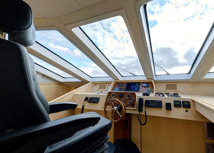 Crewed Motor Yacht FANTOM photo 8