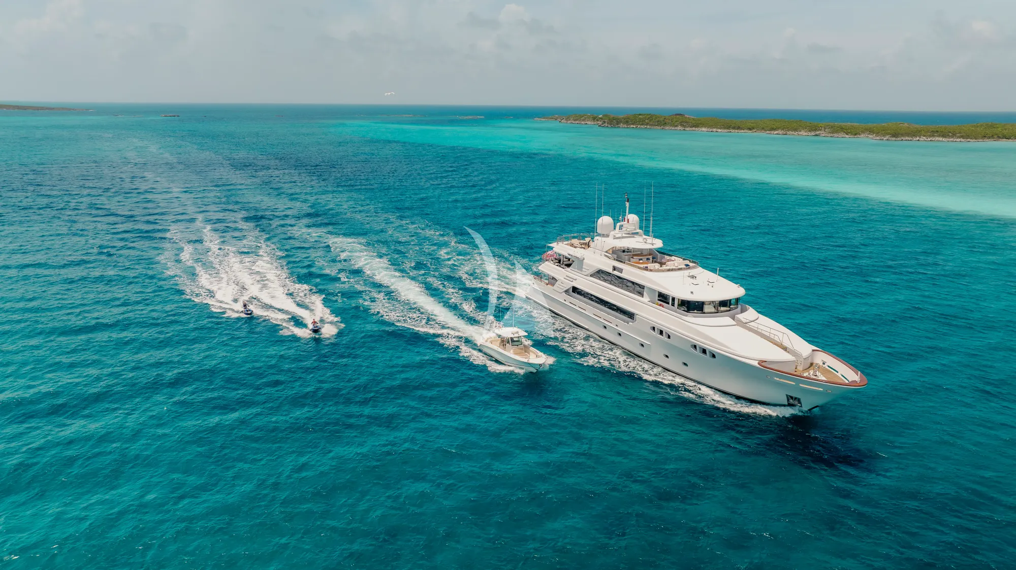 Luxury Crewed Motor Yacht FAR FROM IT photo 3