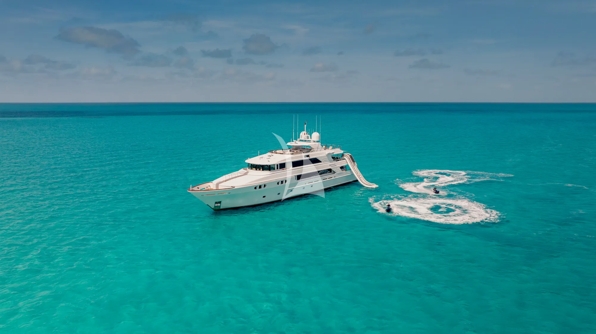 Luxury Crewed Motor Yacht FAR FROM IT photo 5