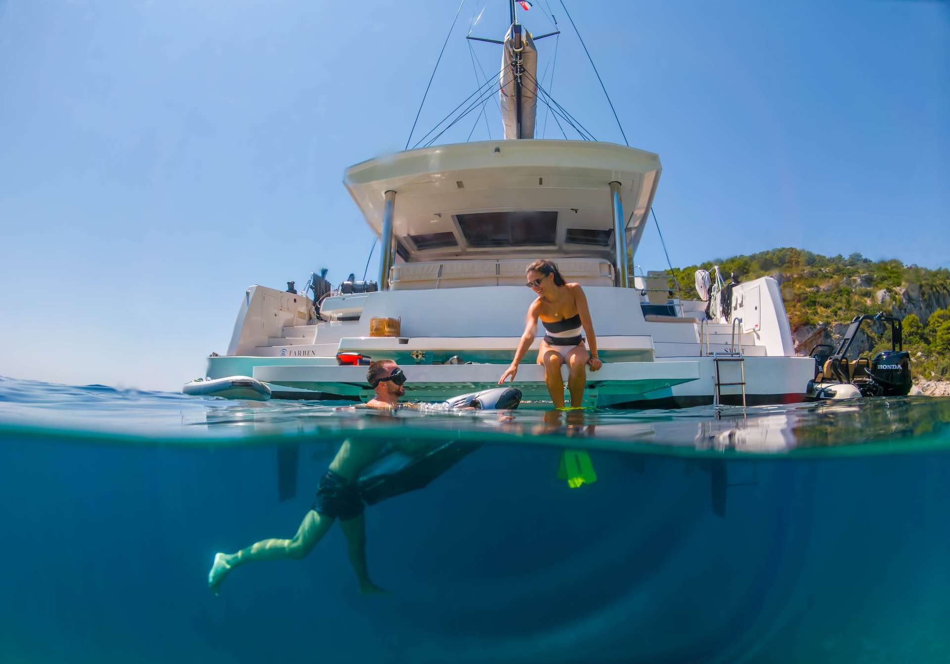 Luxury Crewed Motor Yacht FARBEN photo 7