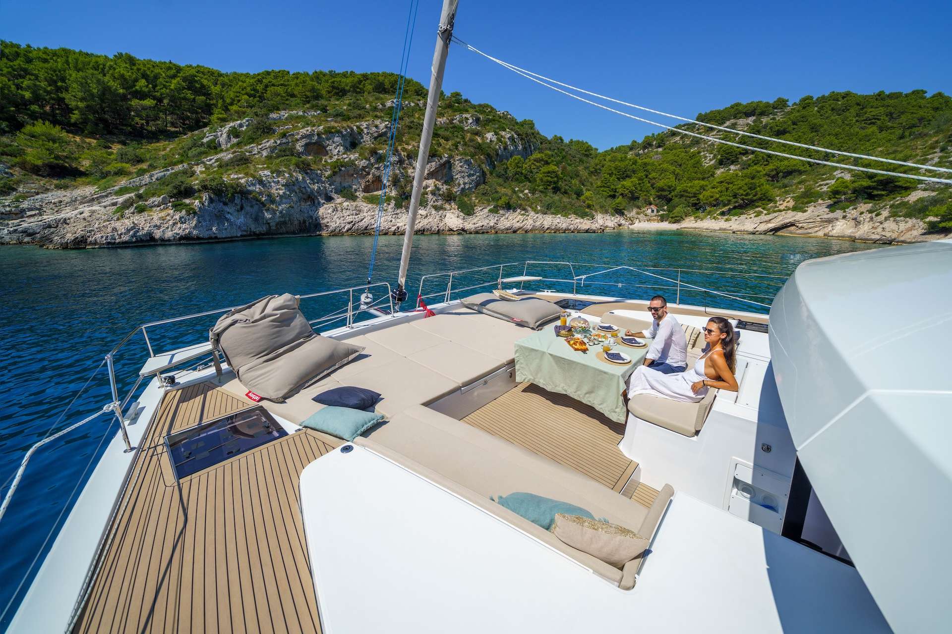 Luxury Crewed Motor Yacht FARBEN photo 8