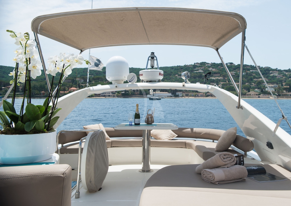 Crewed Motor Yacht FAST photo 5