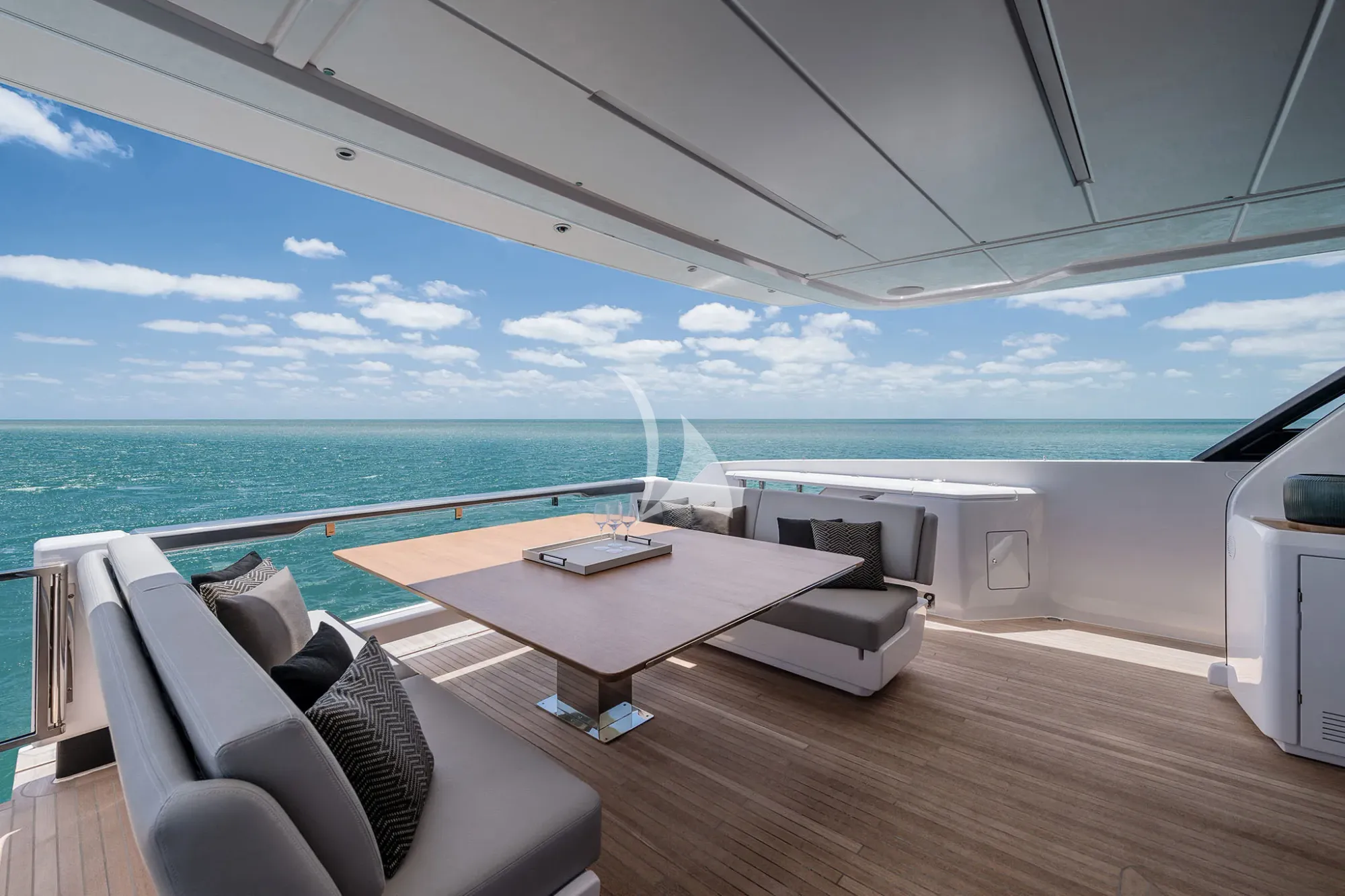 Crewed Motor Yacht FAST photo 6