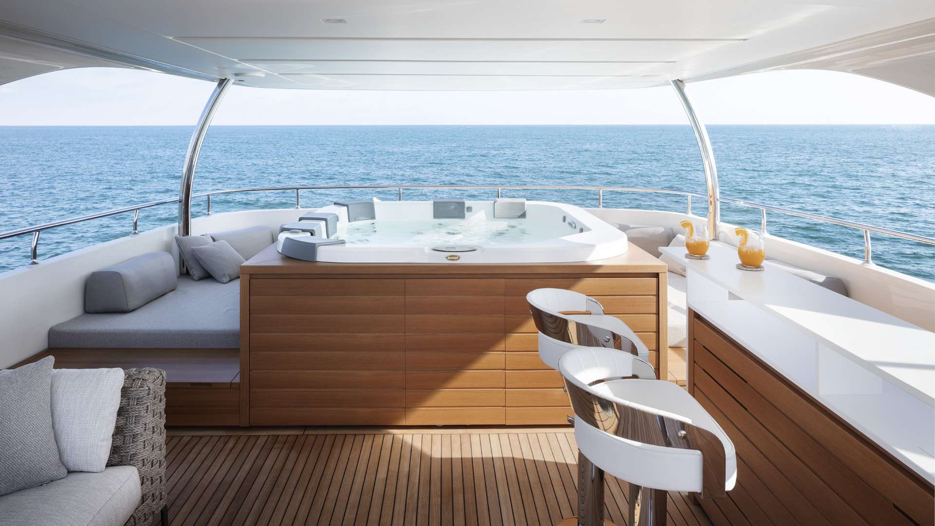 Luxury Crewed Motor Yacht FATSA photo 4