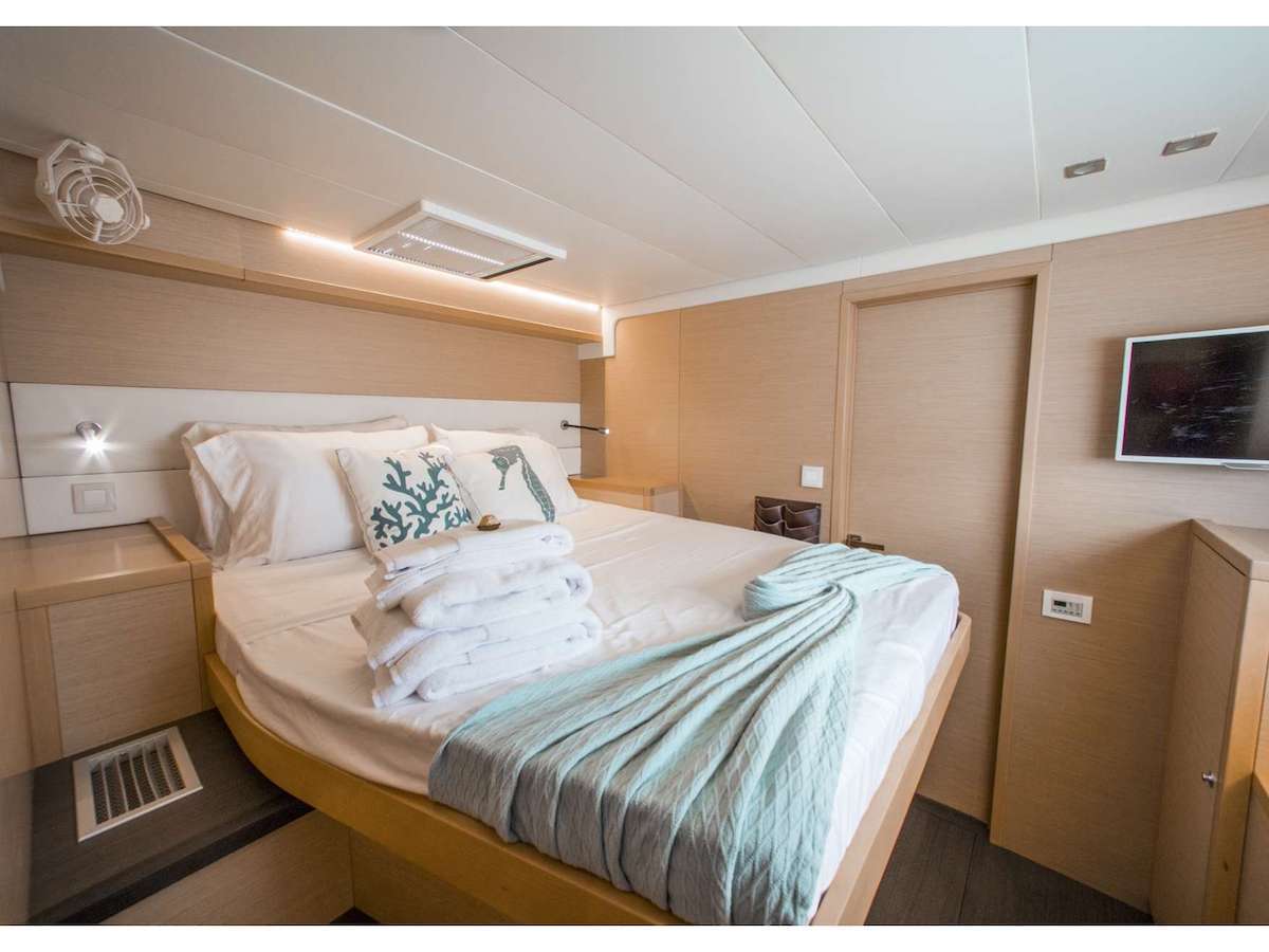 Crewed Catamaran FELIX photo 8