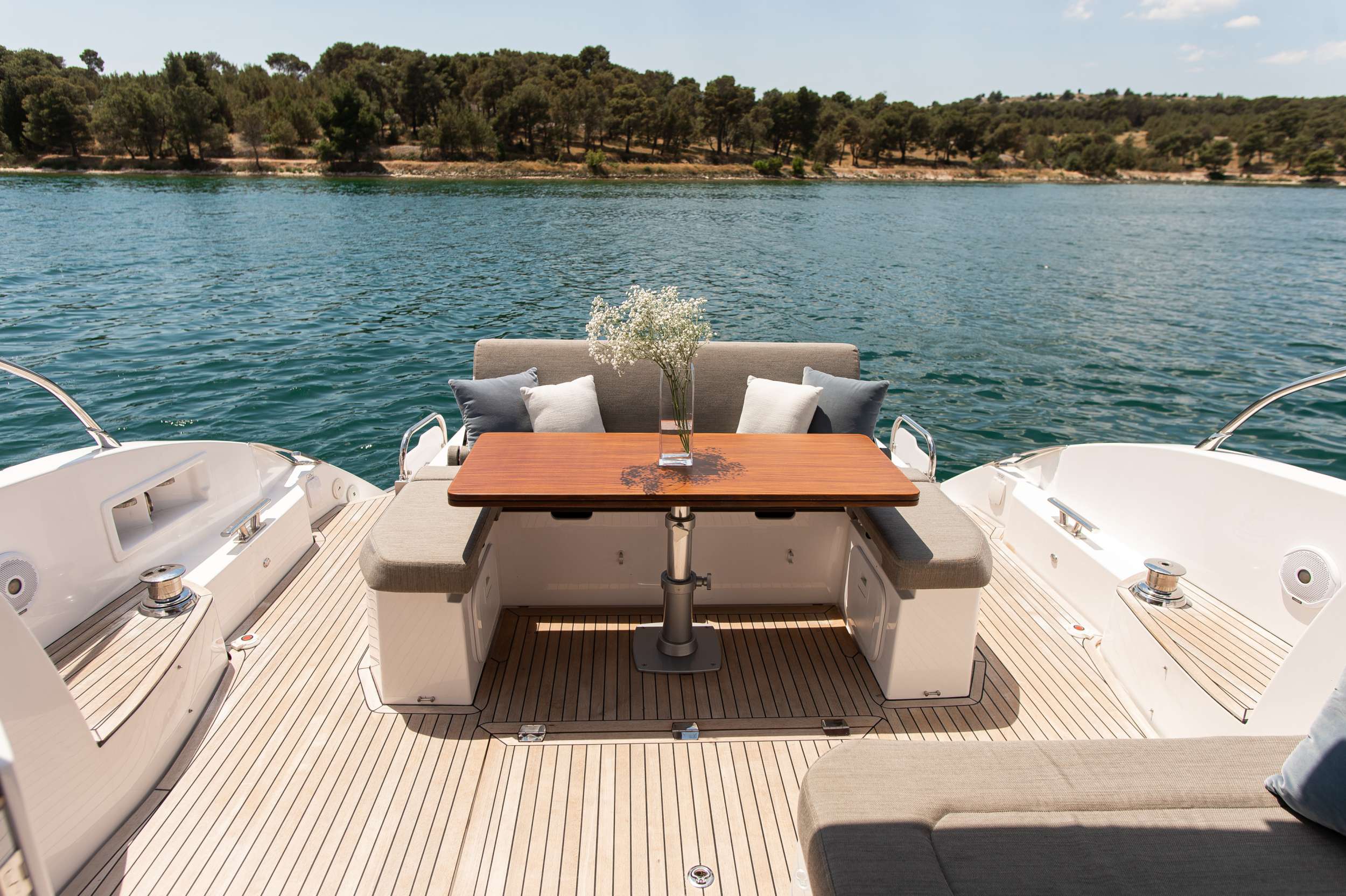 Luxury Crewed Motor Yacht FELLOW III photo 6
