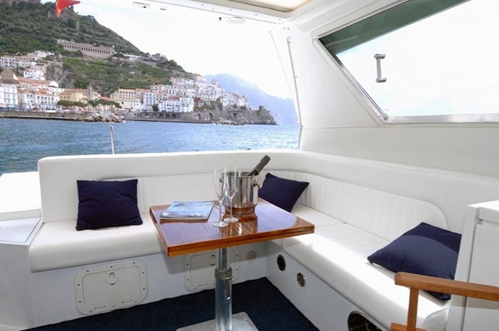 Crewed Motor Yacht Ferretti 47 photo 4