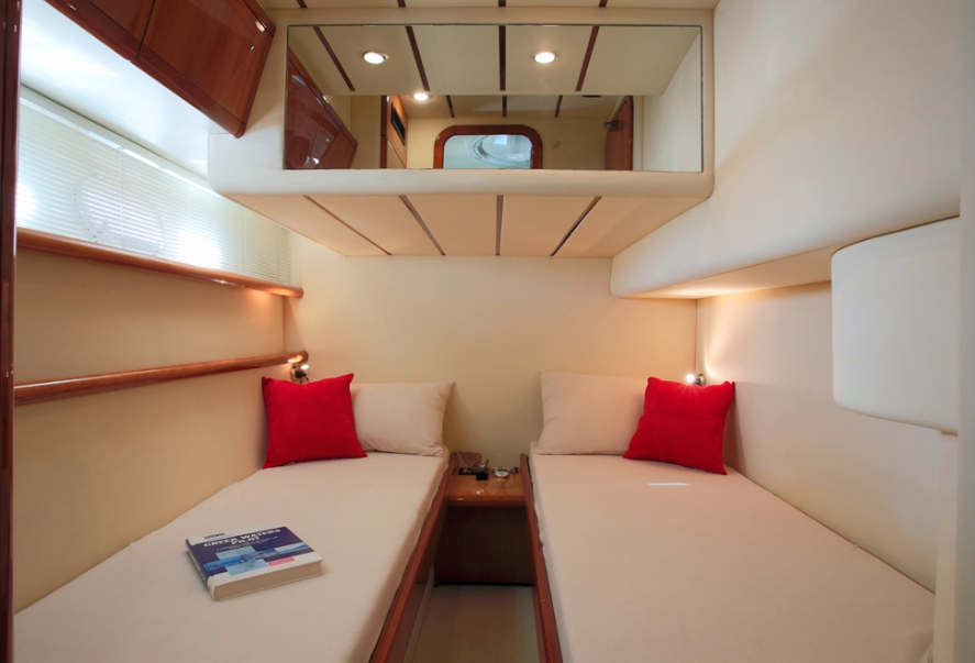 Crewed Motor Yacht Ferretti 53 photo 4