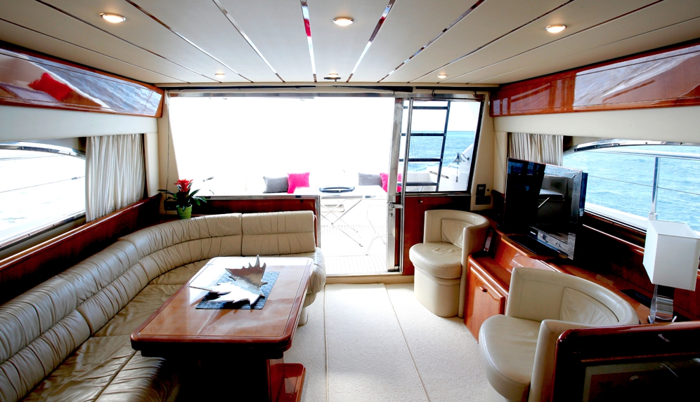 Crewed Motor Yacht Ferretti 53 photo 5