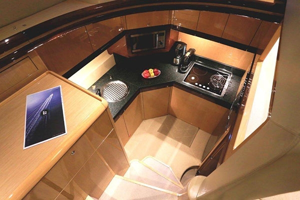 Crewed Motor Yacht Ferretti 550 Flybridge photo 6