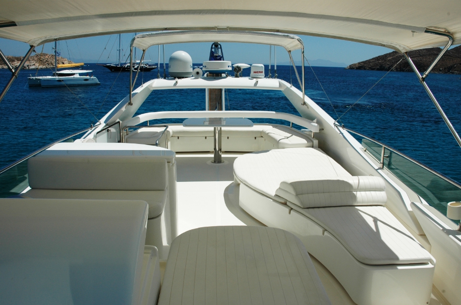 Crewed Motor Yacht Ferretti 590 photo 6