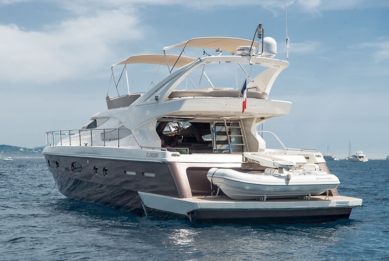 Crewed Motor Yacht Ferretti 620 photo 8