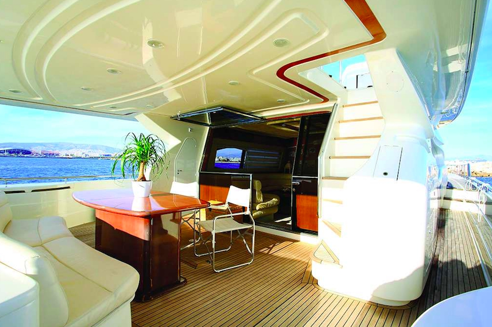 Crewed Motor Yacht Ferretti 760 photo 4