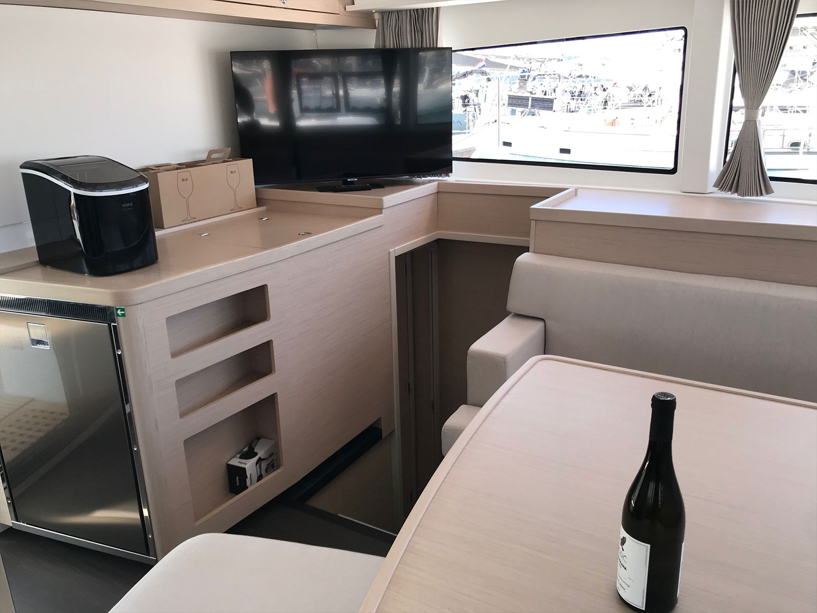 Bareboat Catamaran FIND US photo 8