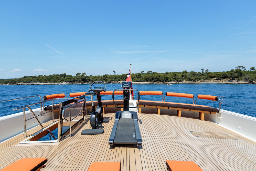 Luxury Crewed Motor Yacht FIORENTE photo 5