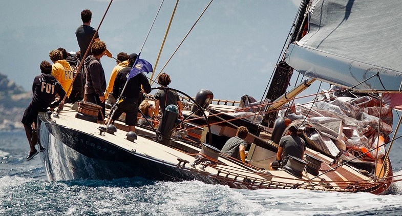 Luxury Crewed Sailing Yacht FIREFLY photo 3