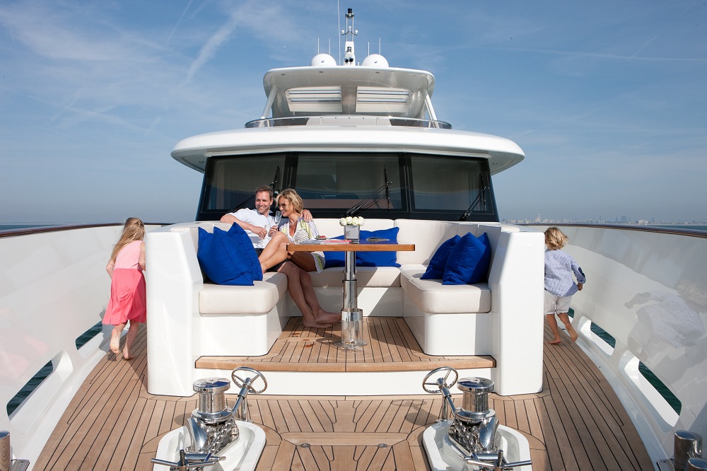 Luxury Crewed Motor Yacht FIREFLY photo 7