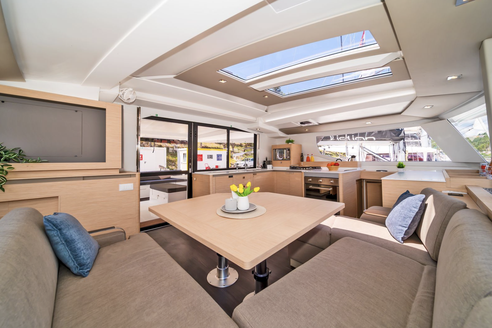 Bareboat FIRST LIFE photo 4