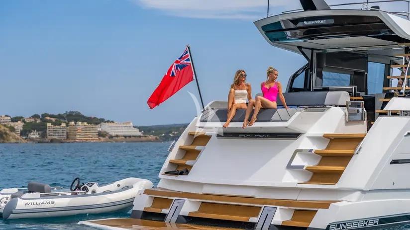 Luxury Crewed Motor Yacht FIVE II photo 4