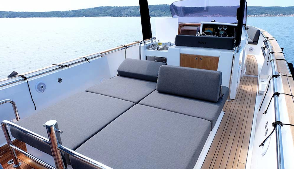 Bareboat Motor Yacht Fjord 36 Open photo 5
