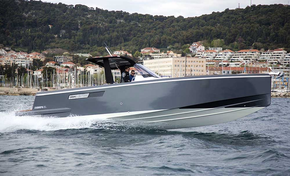 Bareboat Motor Yacht Fjord 36 Open