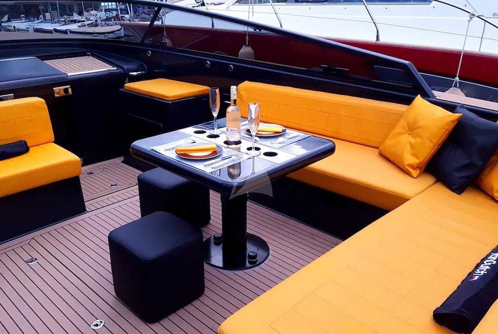 Crewed Motor Yacht FLASH photo 3