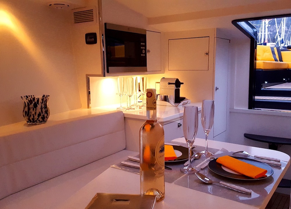 Crewed Motor Yacht FLASH photo 5