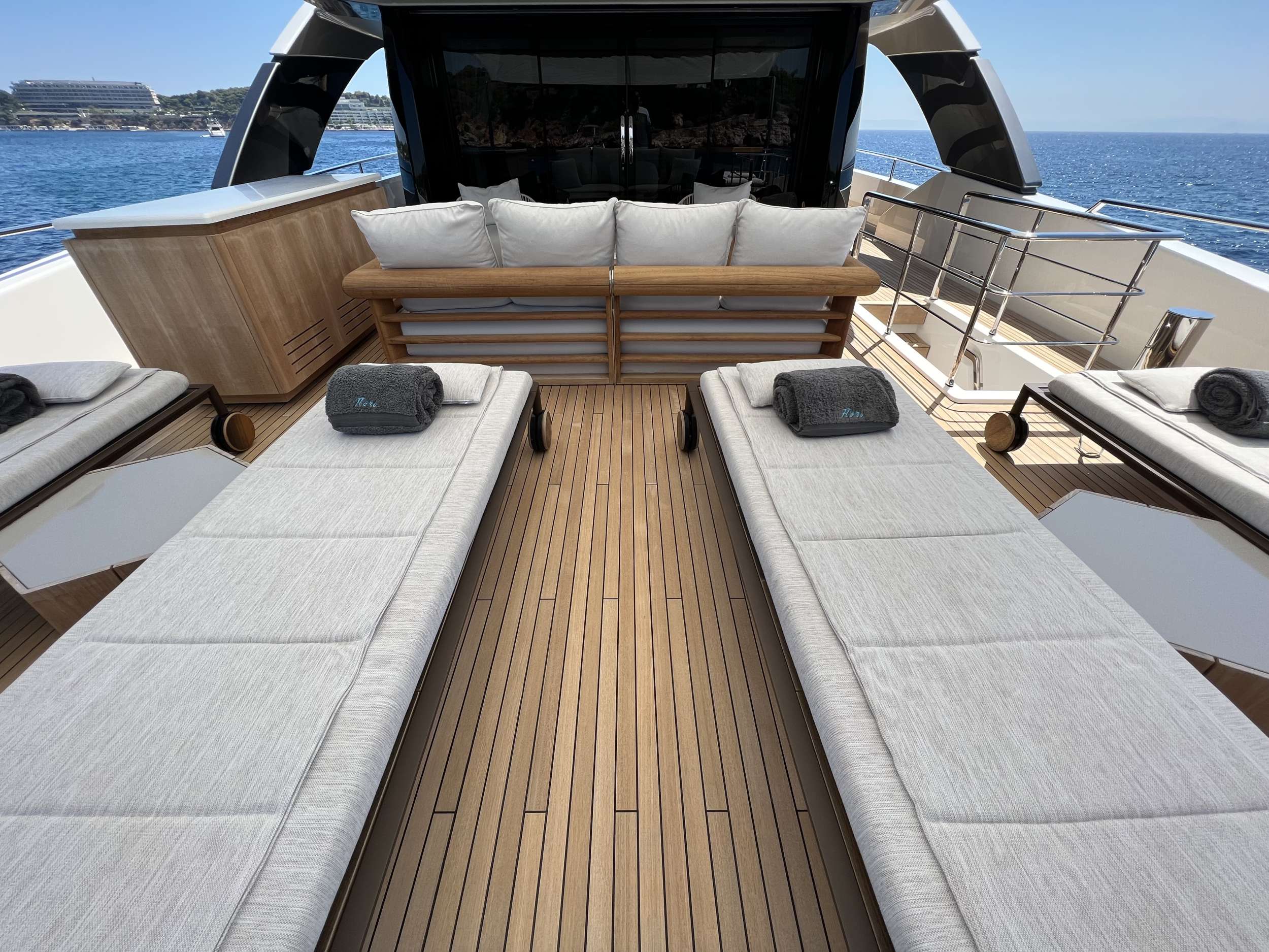 Crewed Motor Yacht FLORI photo 4