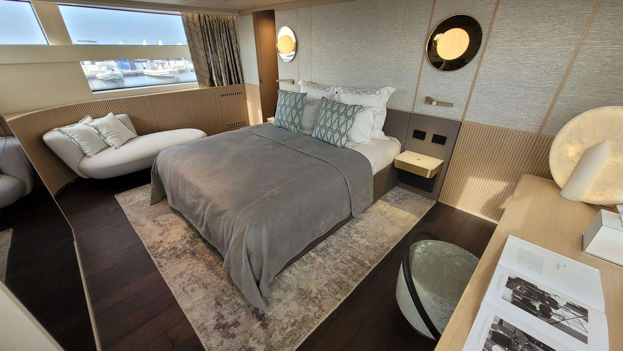 Crewed Motor Yacht FLORI photo 8